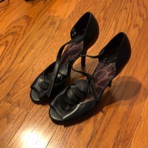 Gianni Bini black Heels